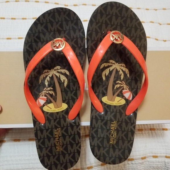 Michael Kors flip flops - Picture 3 of 6